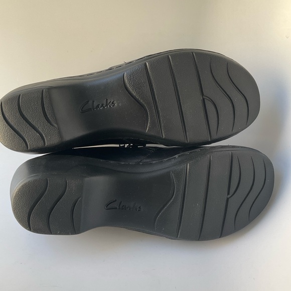 Clarks Channing Essa 6.5 M Black Leather slip on - Picture 10 of 13